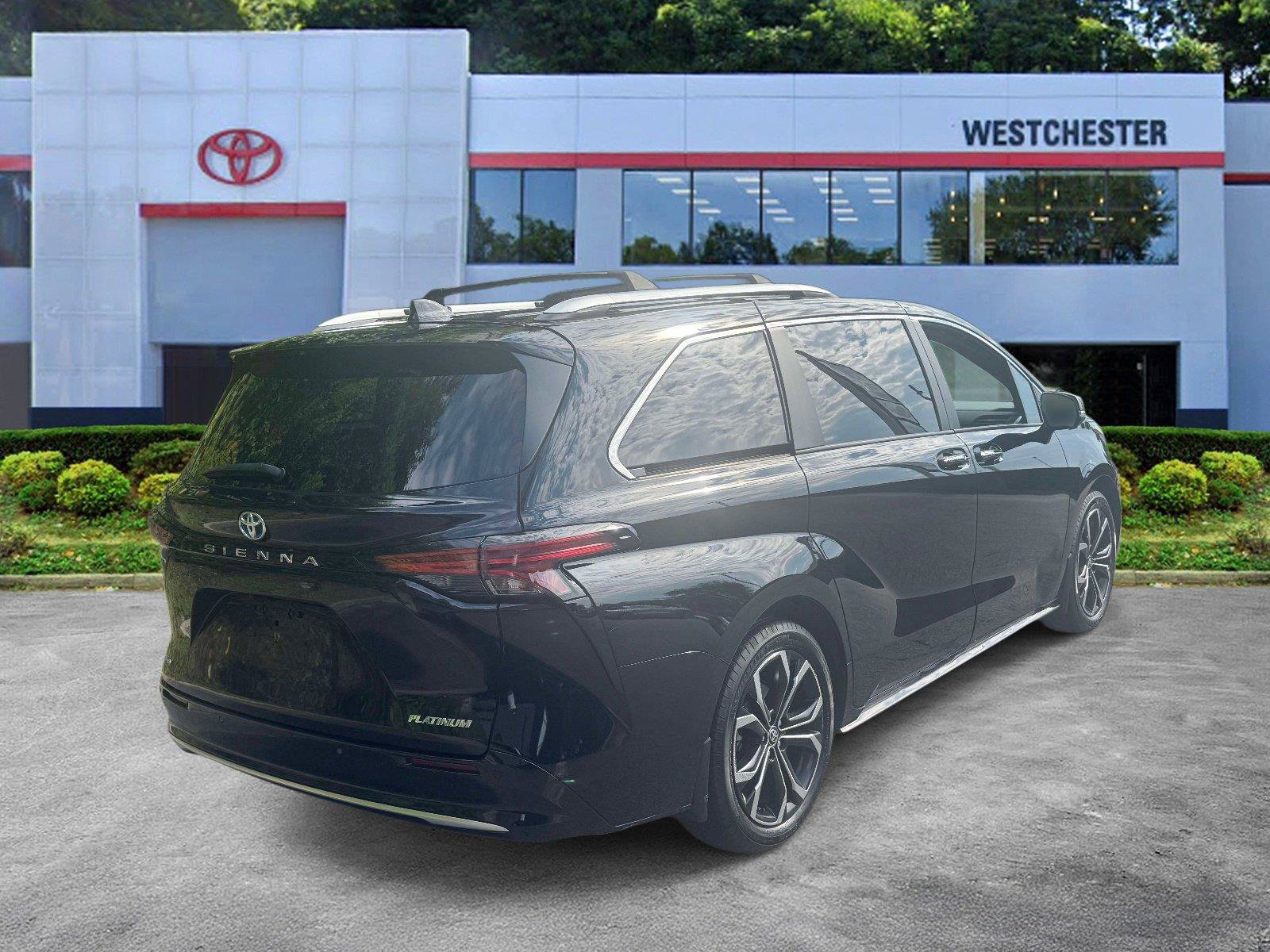 Certified 2025 Toyota Sienna Platinum FWD image 7