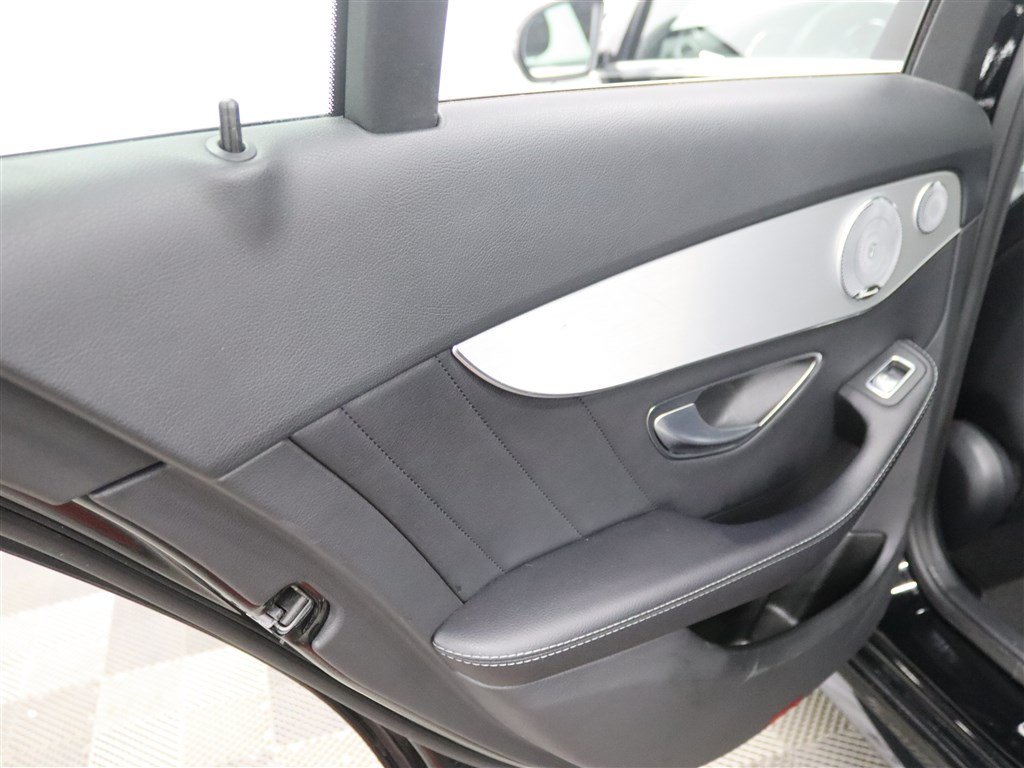 Used 2018 Mercedes-Benz C 300 4MATIC Sedan image 21