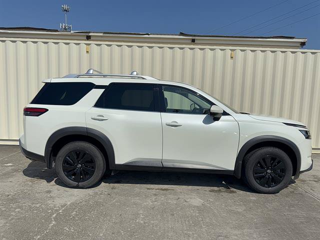 Used 2023 Nissan Pathfinder SL FWD image 2