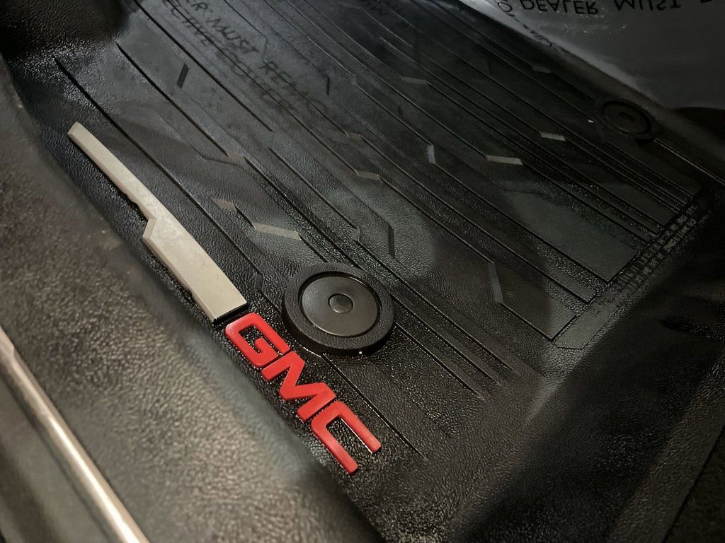 Used 2022 GMC Acadia AT4 image 33