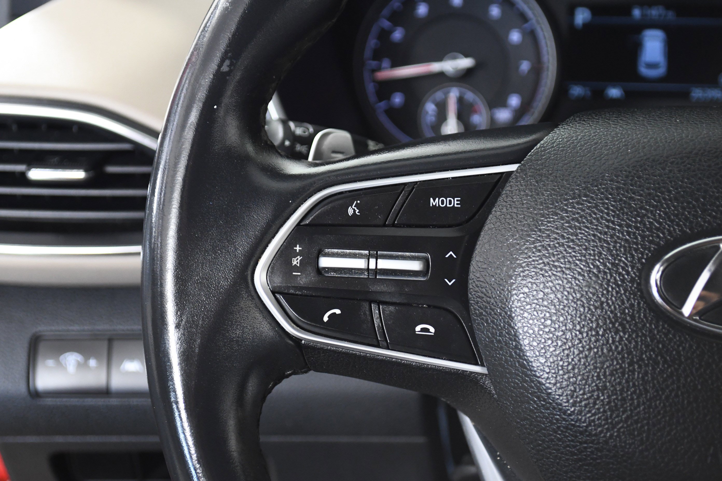 Used 2023 Hyundai Santa Fe SEL w/ Cargo Package image 11