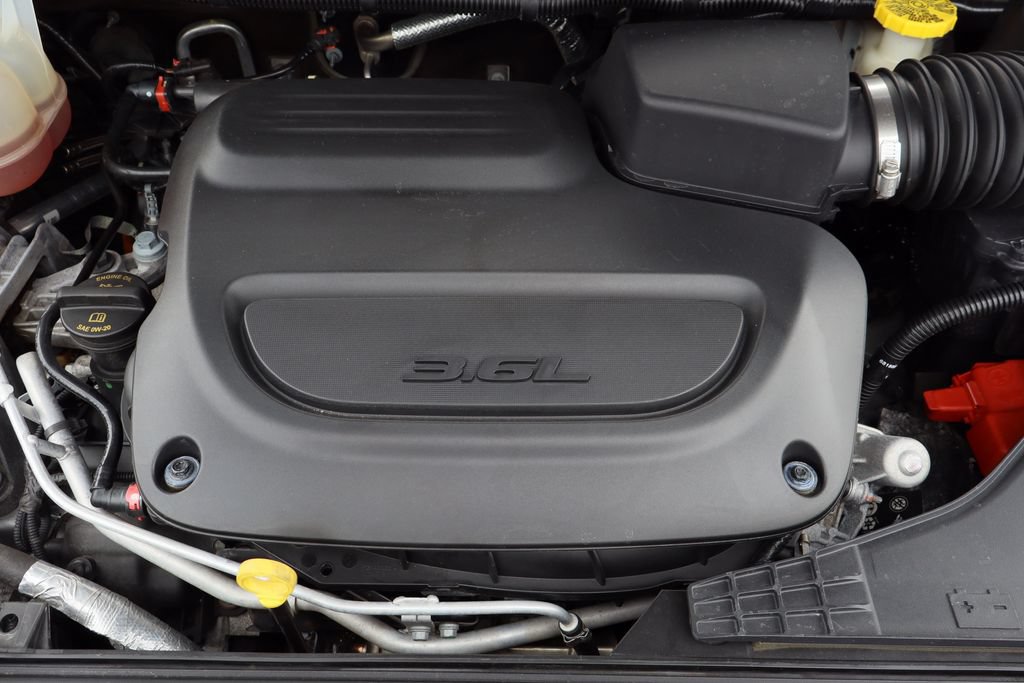 Used 2023 Chrysler Pacifica Touring FWD image 30