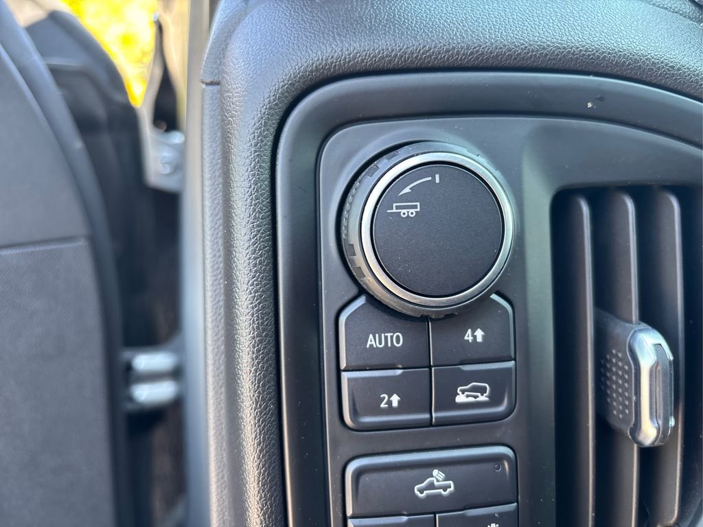 Used 2023 Chevrolet Silverado 1500 Custom image 32