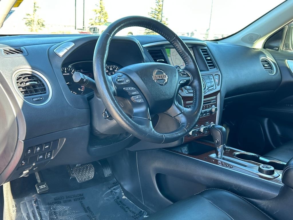 Used 2020 Nissan Pathfinder Platinum image 8