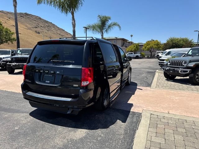 Used 2016 Dodge Grand Caravan SXT FWD image 11