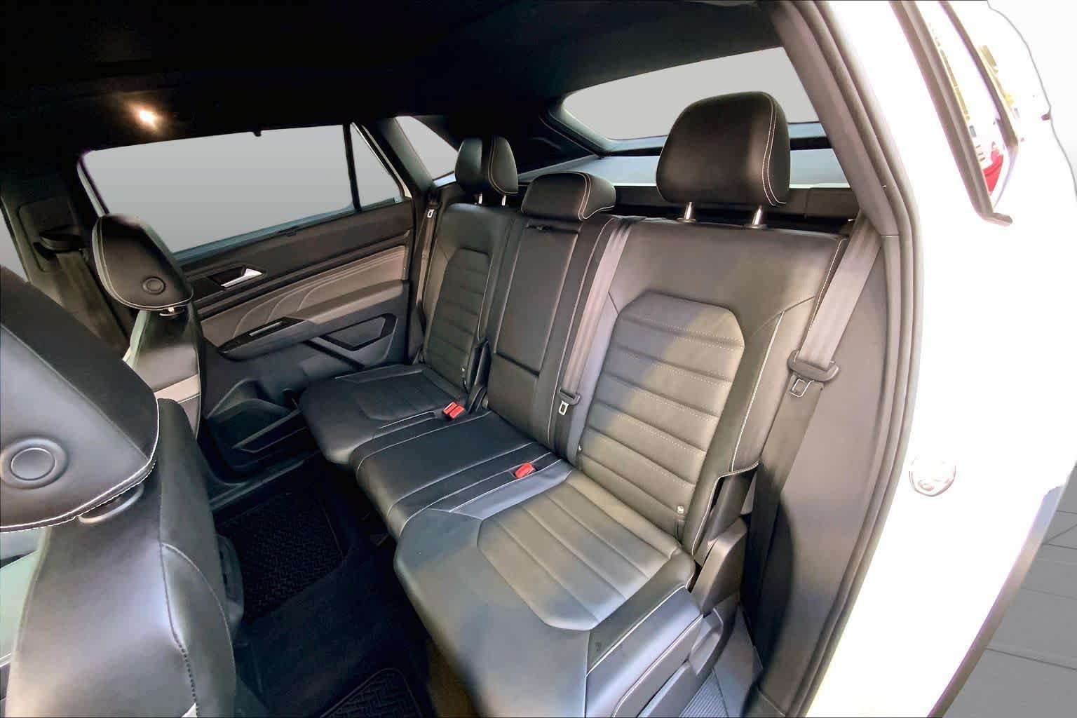 Used 2023 Volkswagen Atlas Cross Sport SEL Premium R-Line AWD/4WD image 17