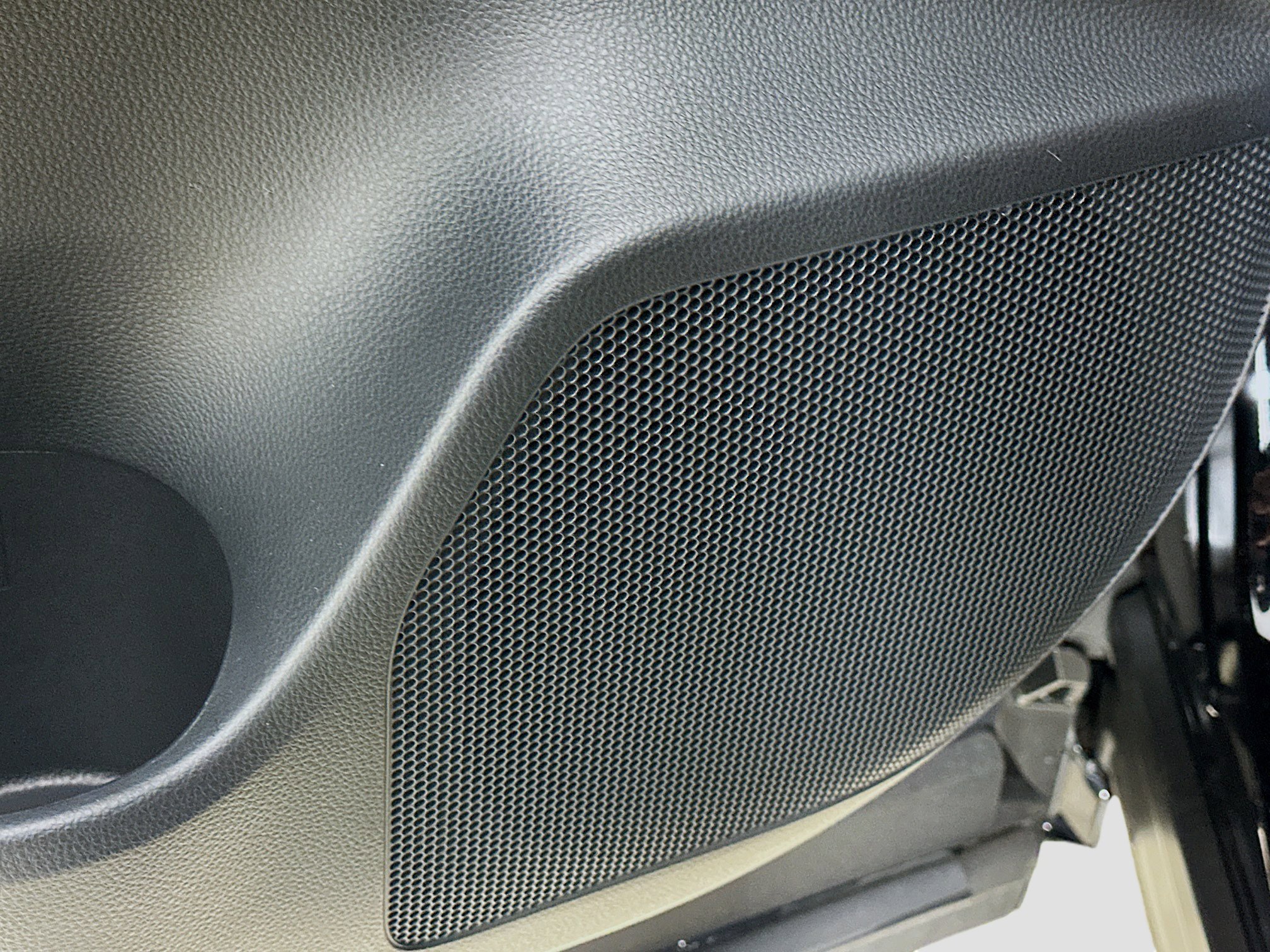 Used 2025 Toyota Crown Signia w/ Advanced Technology Package image 25