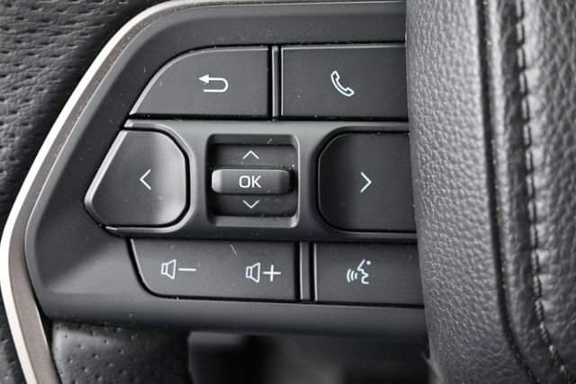 Used 2025 Toyota Tacoma TRD Sport AWD/4WD image 16