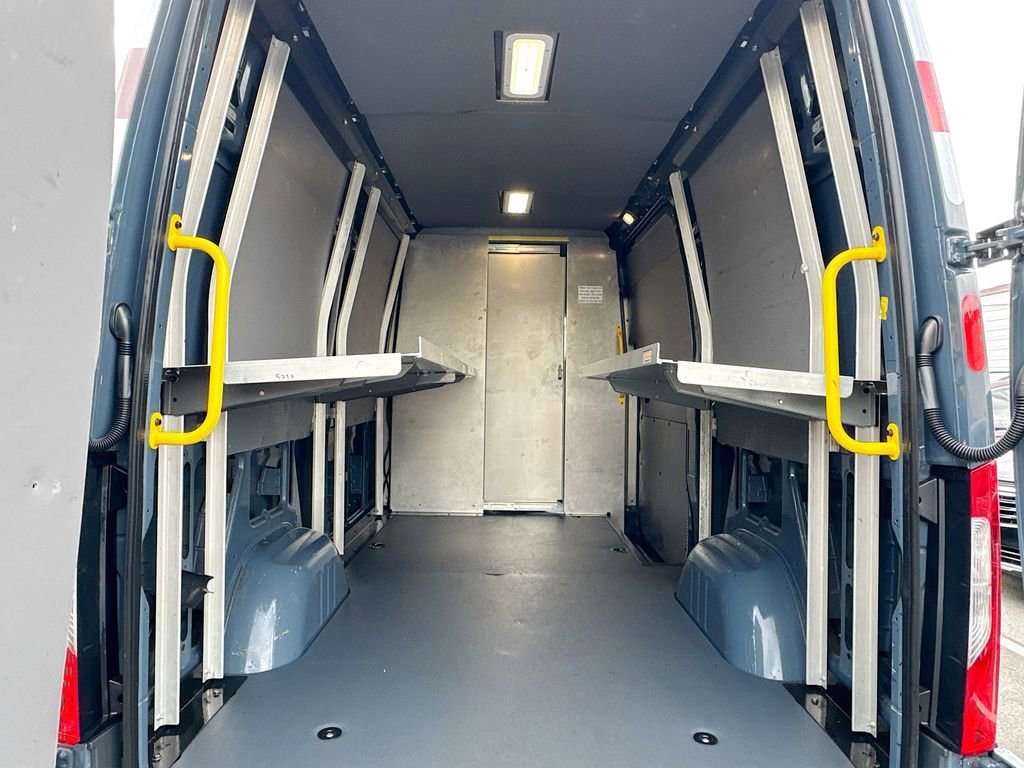 Used 2019 Mercedes-Benz Sprinter 144 image 9