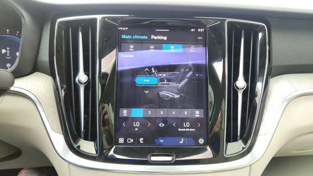 Used 2024 Volvo S60 B5 Plus w/ Climate Package image 50