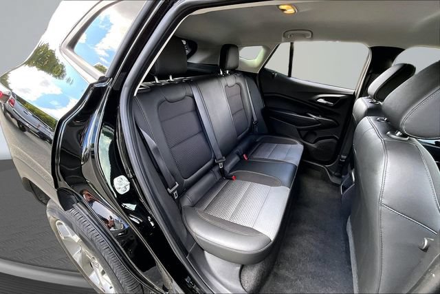Used 2025 Chevrolet Trax LT FWD image 24