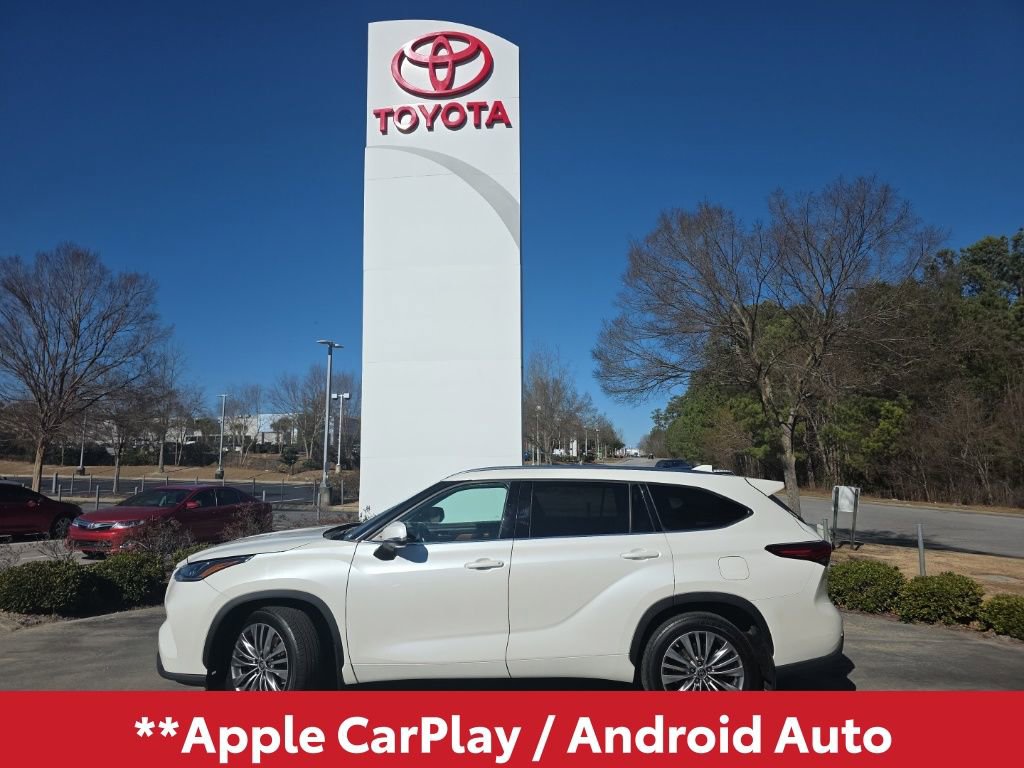 Used 2020 Toyota Highlander Platinum image 3