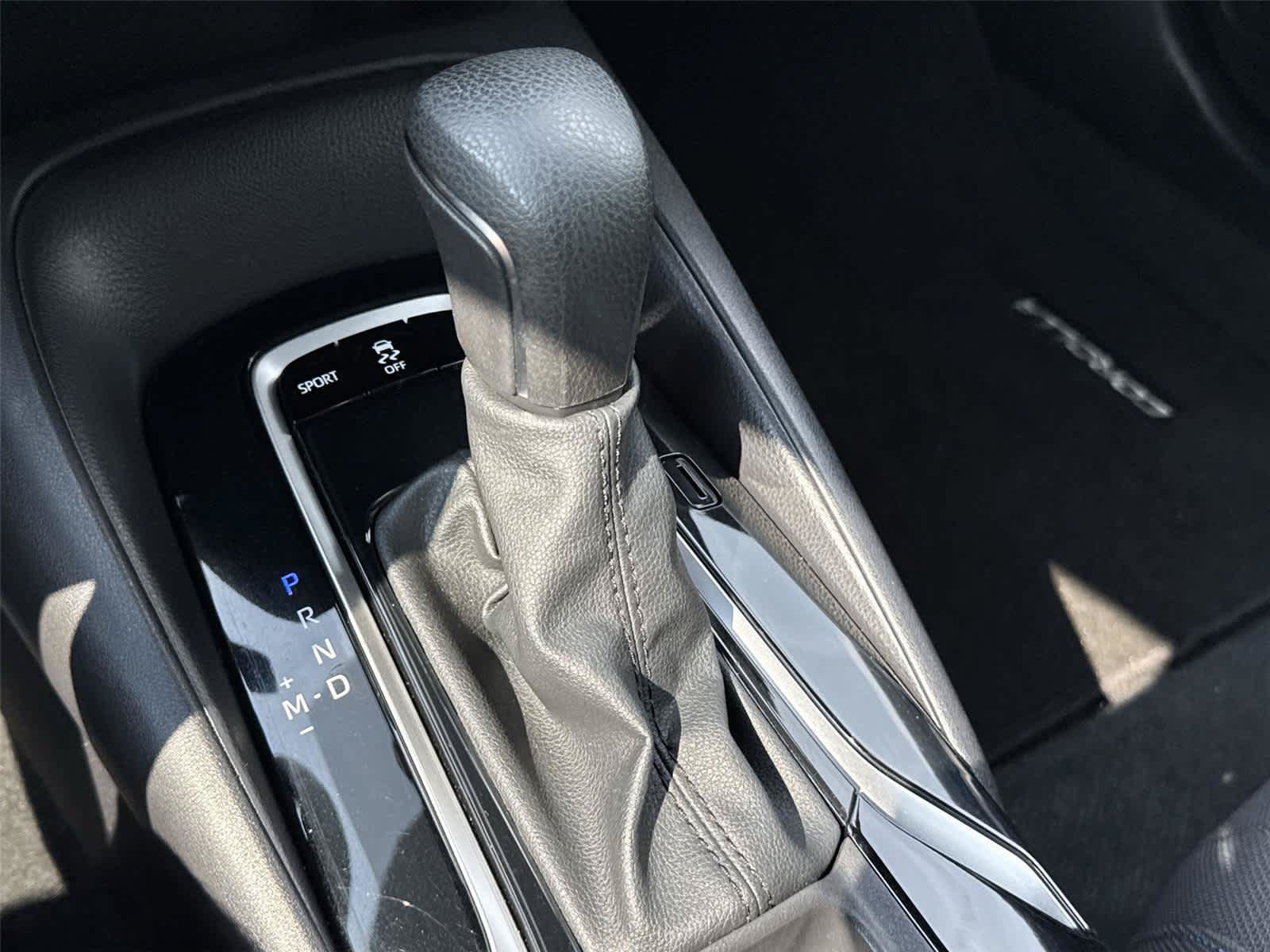 Used 2022 Toyota Corolla SE w/ Carpet Mat Package (TMS) FWD image 25