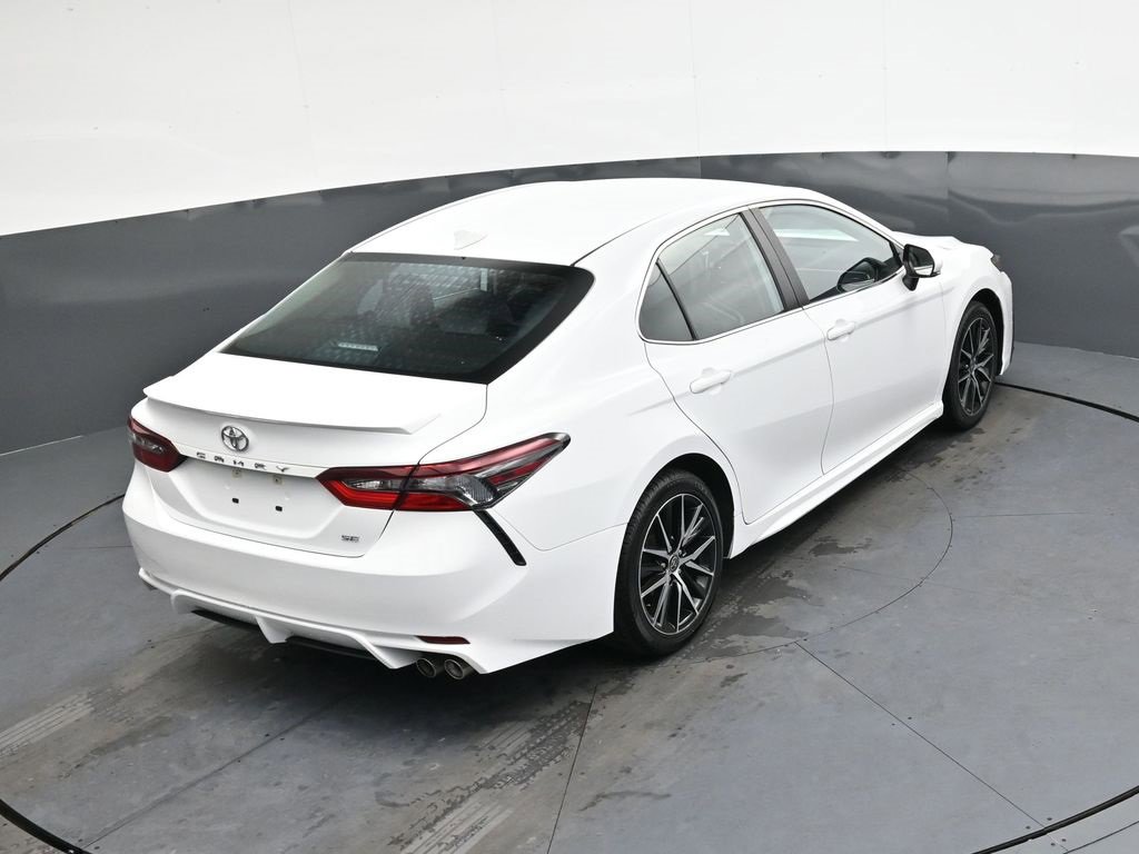 Used 2024 Toyota Camry SE image 25