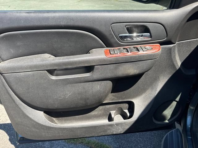 Used 2011 Chevrolet Avalanche LS w/ Convenience Package AWD/4WD image 13