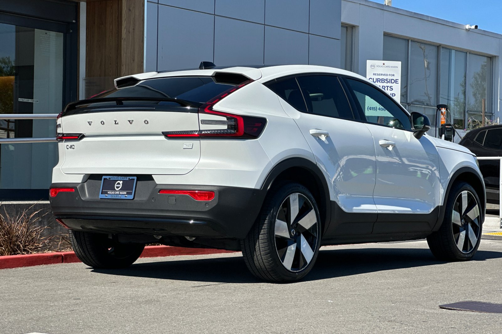 Certified 2023 Volvo C40 P8 Recharge Ultimate w/ Protection Package Premier AWD/4WD image 2
