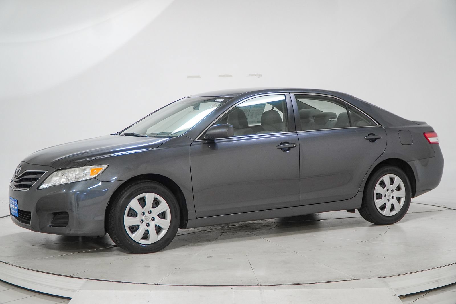 Used 2011 Toyota Camry LE FWD image 5