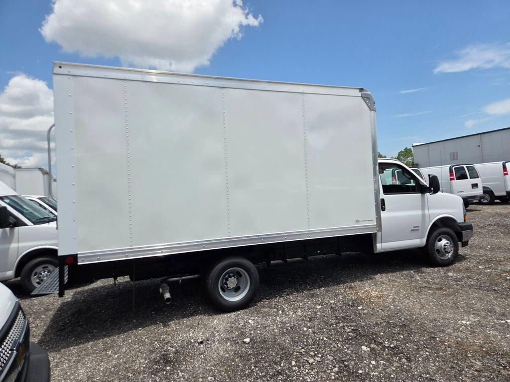 New 2026 Chevrolet Express 4500 w/ Power Convenience Package RWD image 15