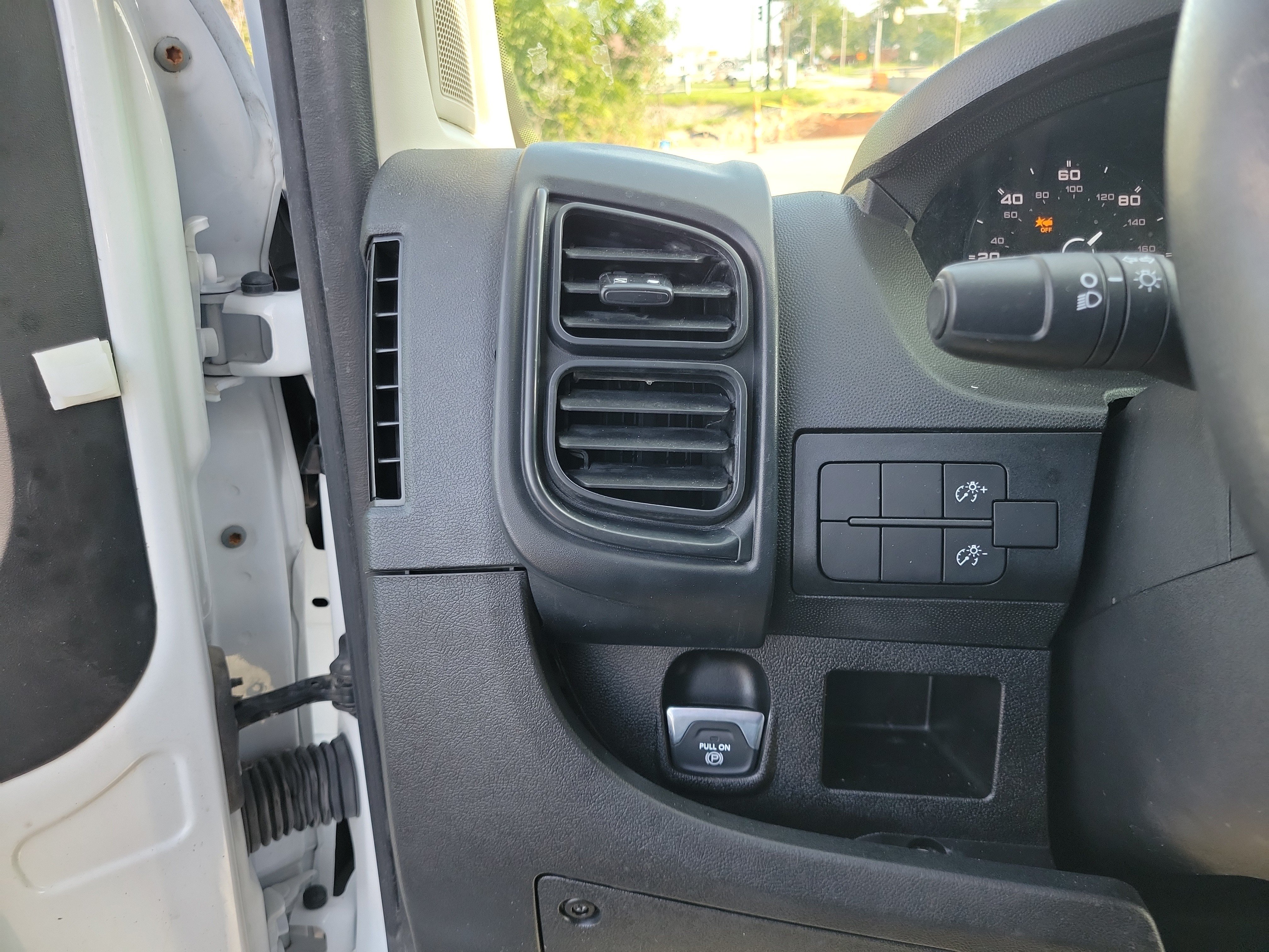 Used 2023 RAM ProMaster 2500 FWD image 21