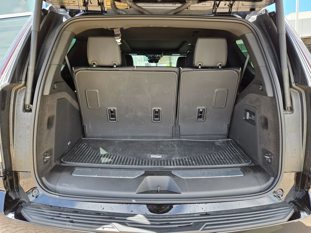 New 2026 Cadillac Escalade Luxury w/ LPO, Floor Liner Package image 32