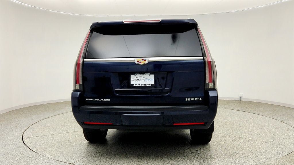 Used 2019 Cadillac Escalade Premium Luxury AWD/4WD image 6