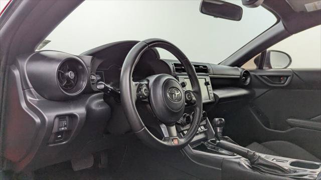 Used 2024 Toyota GR86 RWD image 18