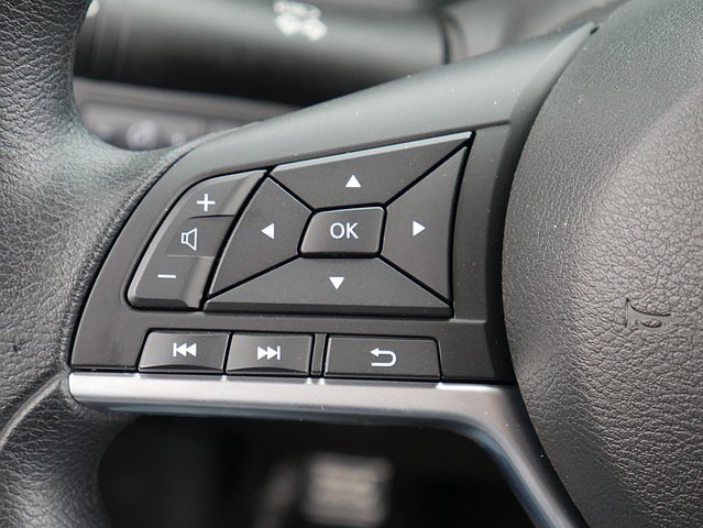 Used 2025 Nissan Leaf S image 27