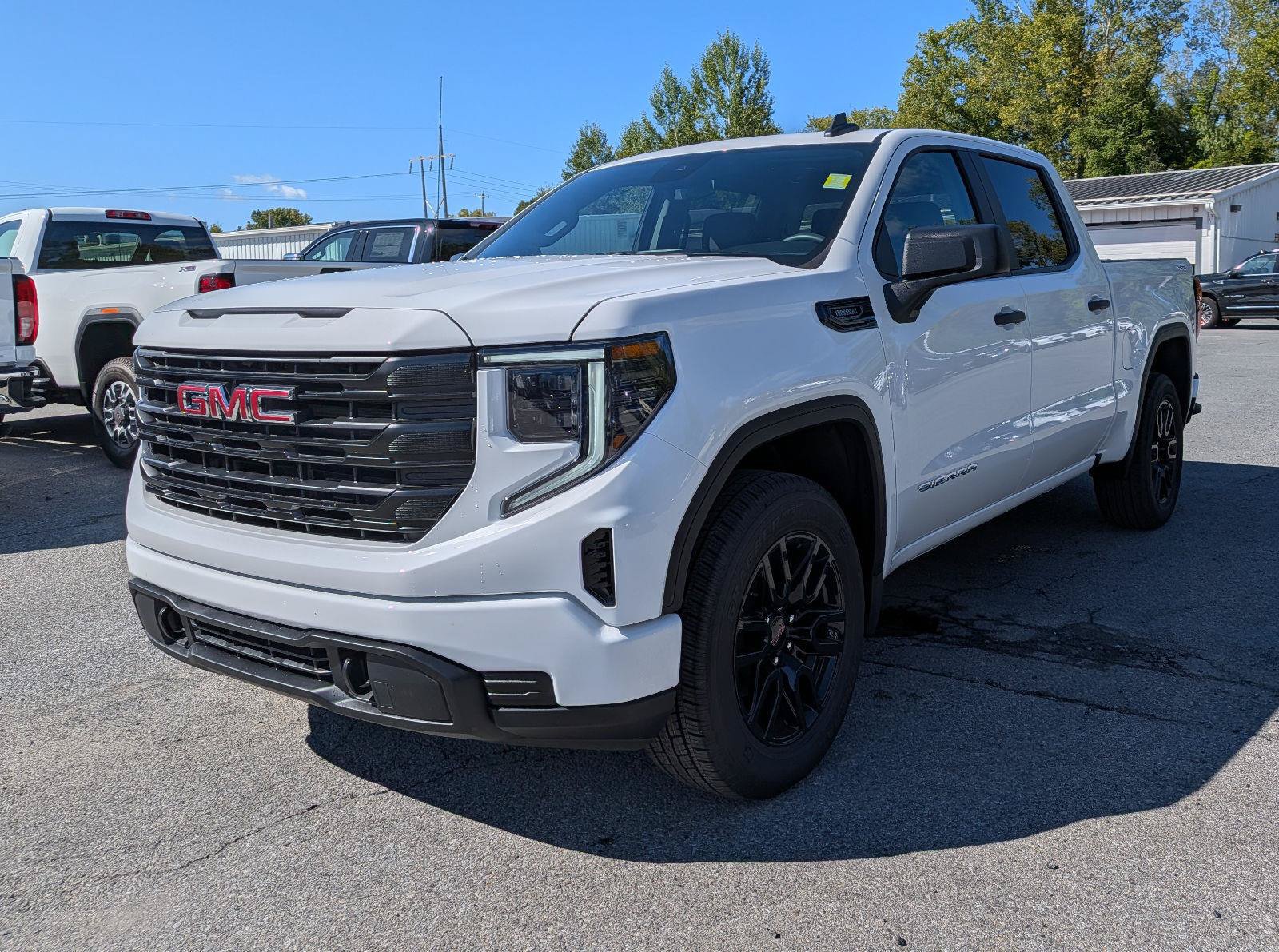 New 2026 GMC Sierra 1500 Pro w/ Graphite Edition AWD/4WD image 3