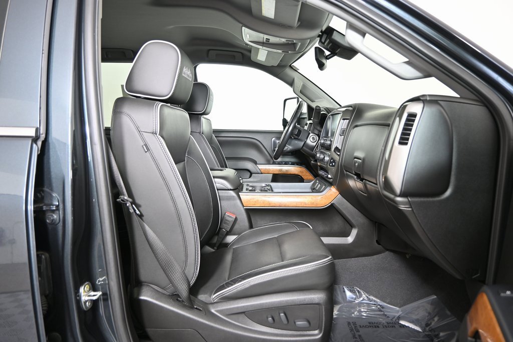 Used 2019 Chevrolet Silverado 3500 High Country w/ Duramax Plus Package image 18