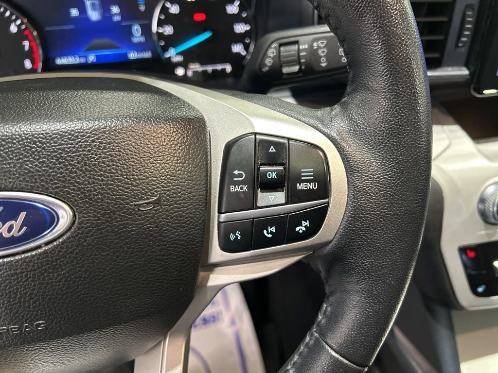Used 2023 Ford Explorer XLT AWD/4WD image 28