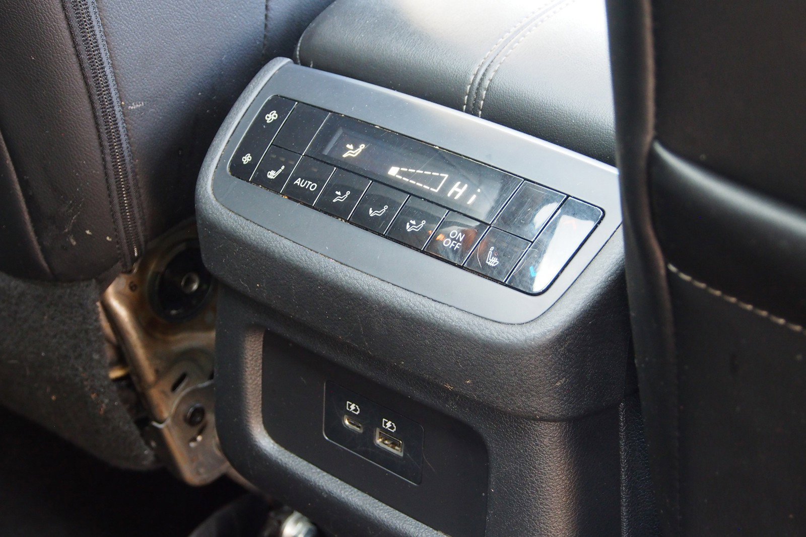 Used 2024 Nissan Pathfinder SL w/ SL Premium Package image 14