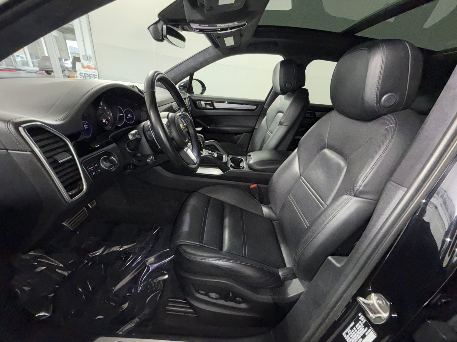Used 2022 Porsche Cayenne Turbo AWD/4WD image 13