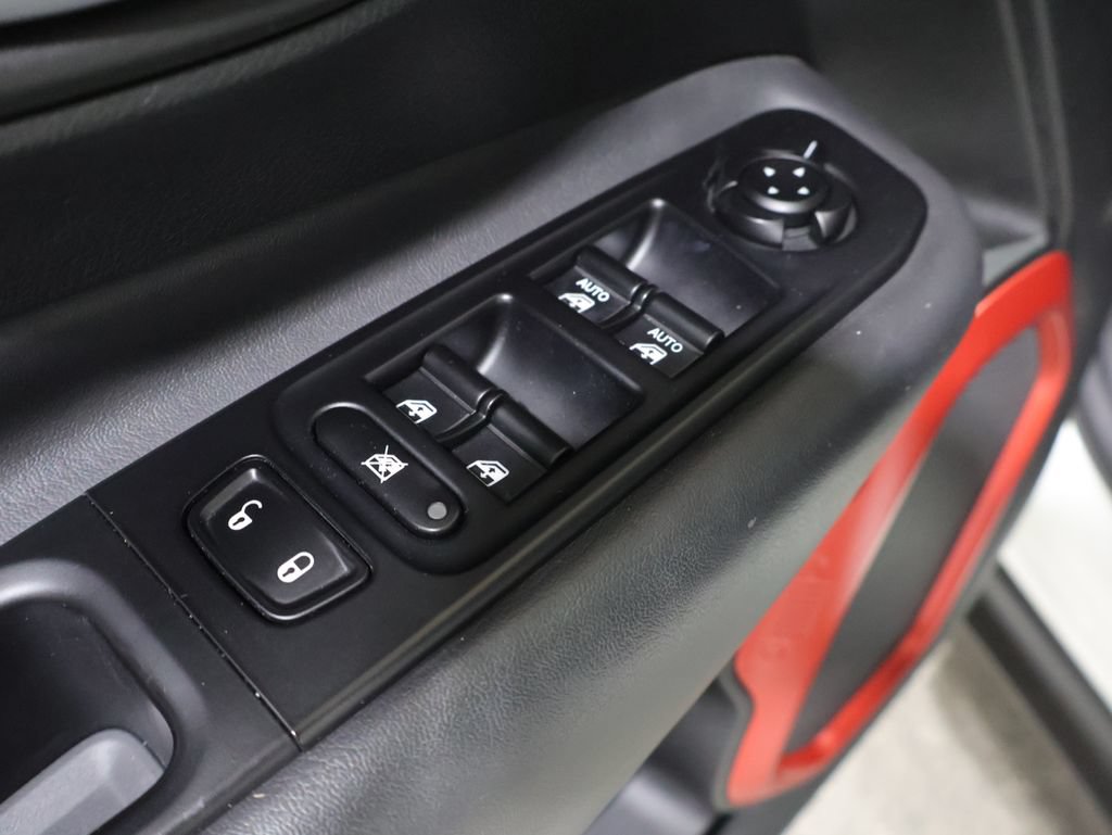 Used 2023 Jeep Renegade Trailhawk w/ Trailhawk Elite Group AWD/4WD image 14