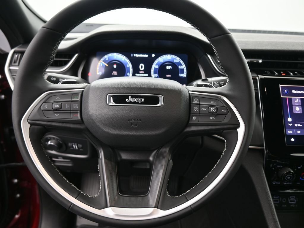 New 2025 Jeep Grand Cherokee L Altitude RWD image 6