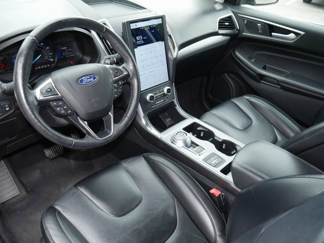 Used 2022 Ford Edge Titanium image 16