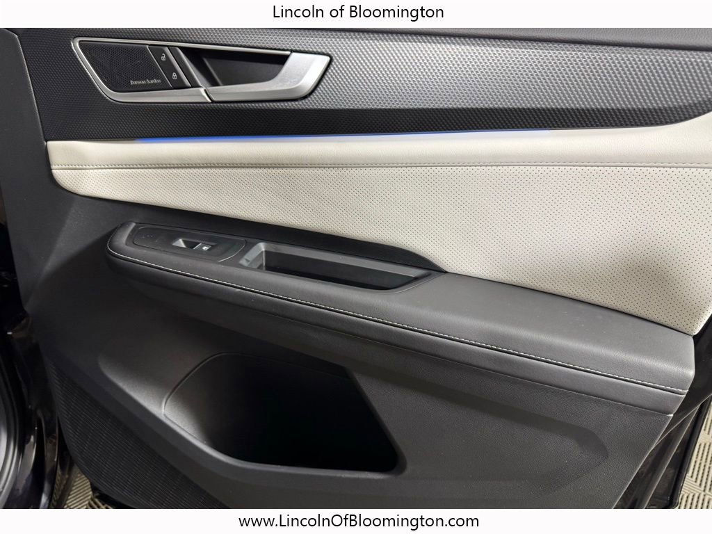 Used 2025 Volkswagen Atlas Cross Sport SEL Premium R-Line image 21