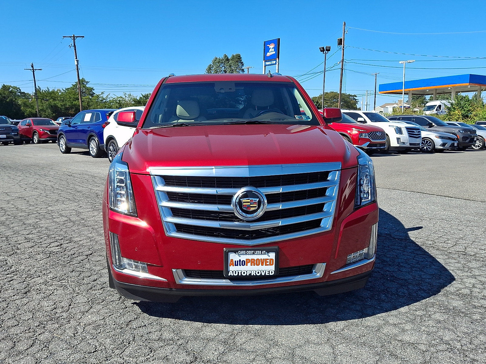 Used 2015 Cadillac Escalade Luxury RWD image 2