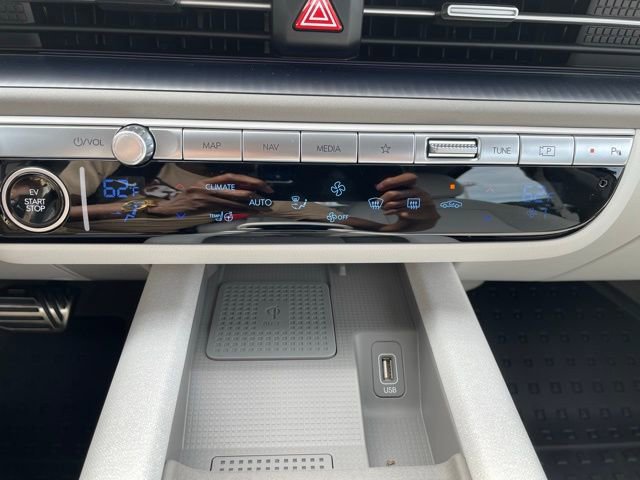 Used 2024 Hyundai Ioniq 6 Limited image 17