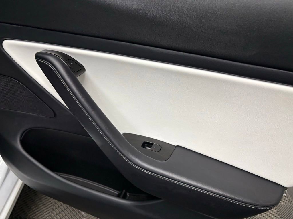 Used 2020 Tesla Model 3 Standard Range Plus RWD image 35