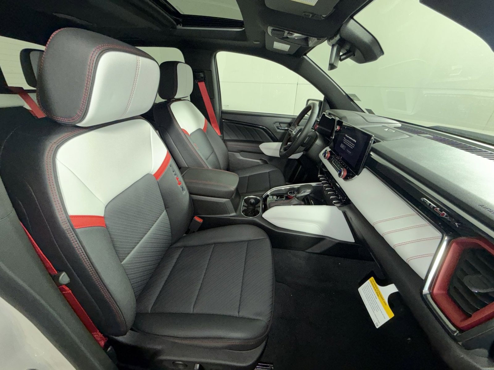 New 2026 GMC Canyon AT4X image 28