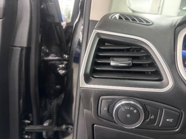 Used 2017 Ford Edge SEL w/ Equipment Group 201A AWD/4WD image 27