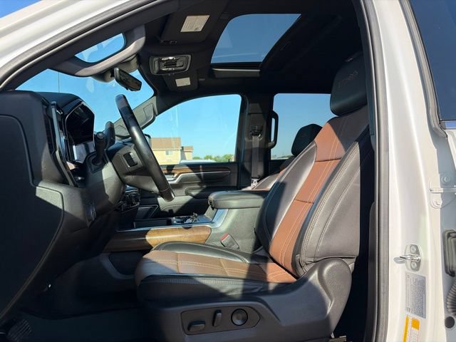 Used 2024 Chevrolet Silverado 2500 High Country w/ High Country Premium Package AWD/4WD image 14