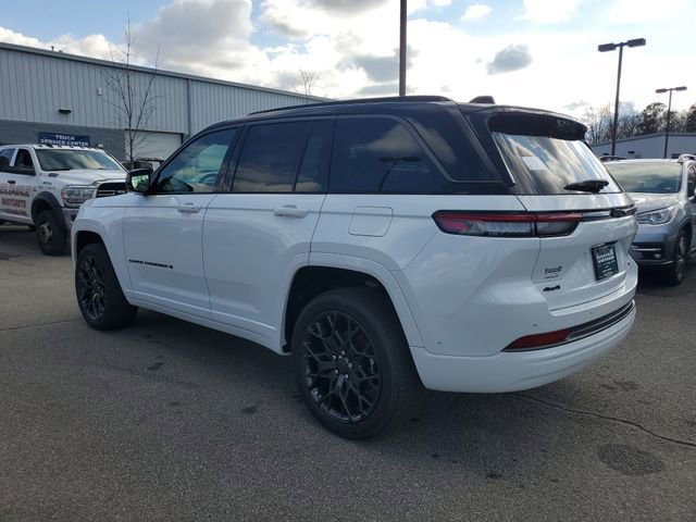 New 2026 Jeep Grand Cherokee Summit image 4