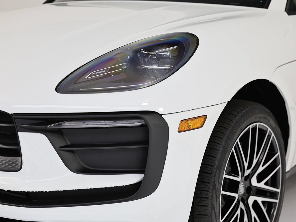 New 2026 Porsche Macan AWD/4WD image 11