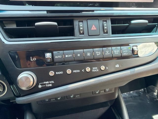 Used 2025 Lexus ES 300h F Sport w/ Accessory Package (Z1) FWD image 17