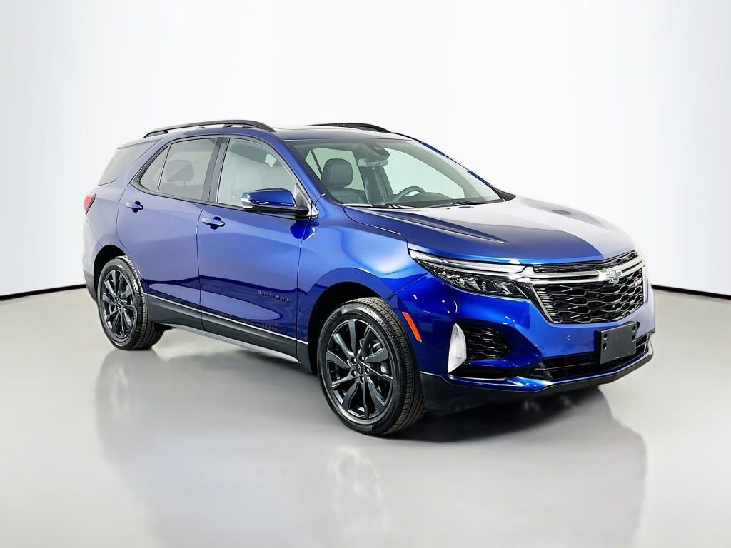 Used 2023 Chevrolet Equinox RS w/ RS Leather Package image 3