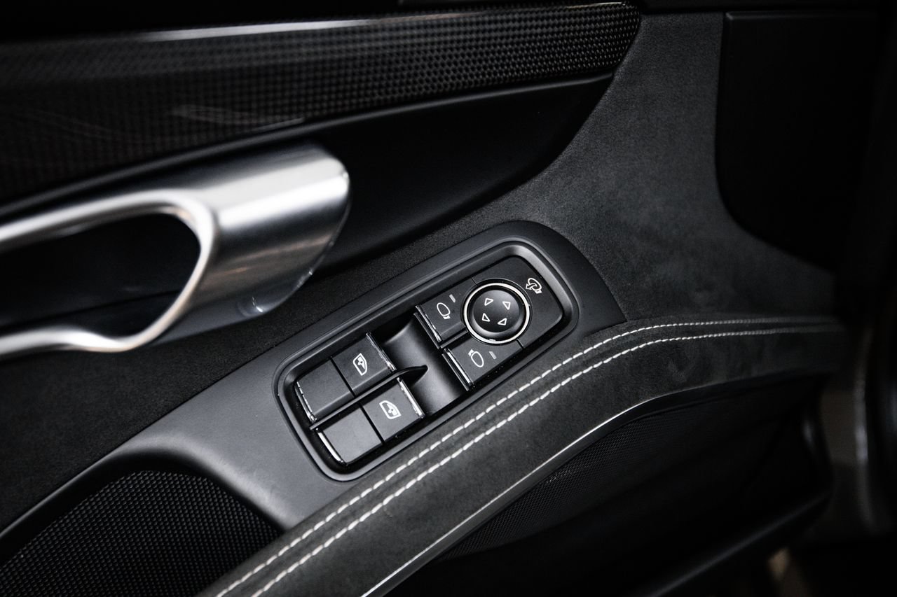 Certified 2025 Porsche 718 Boxster GTS RWD image 22