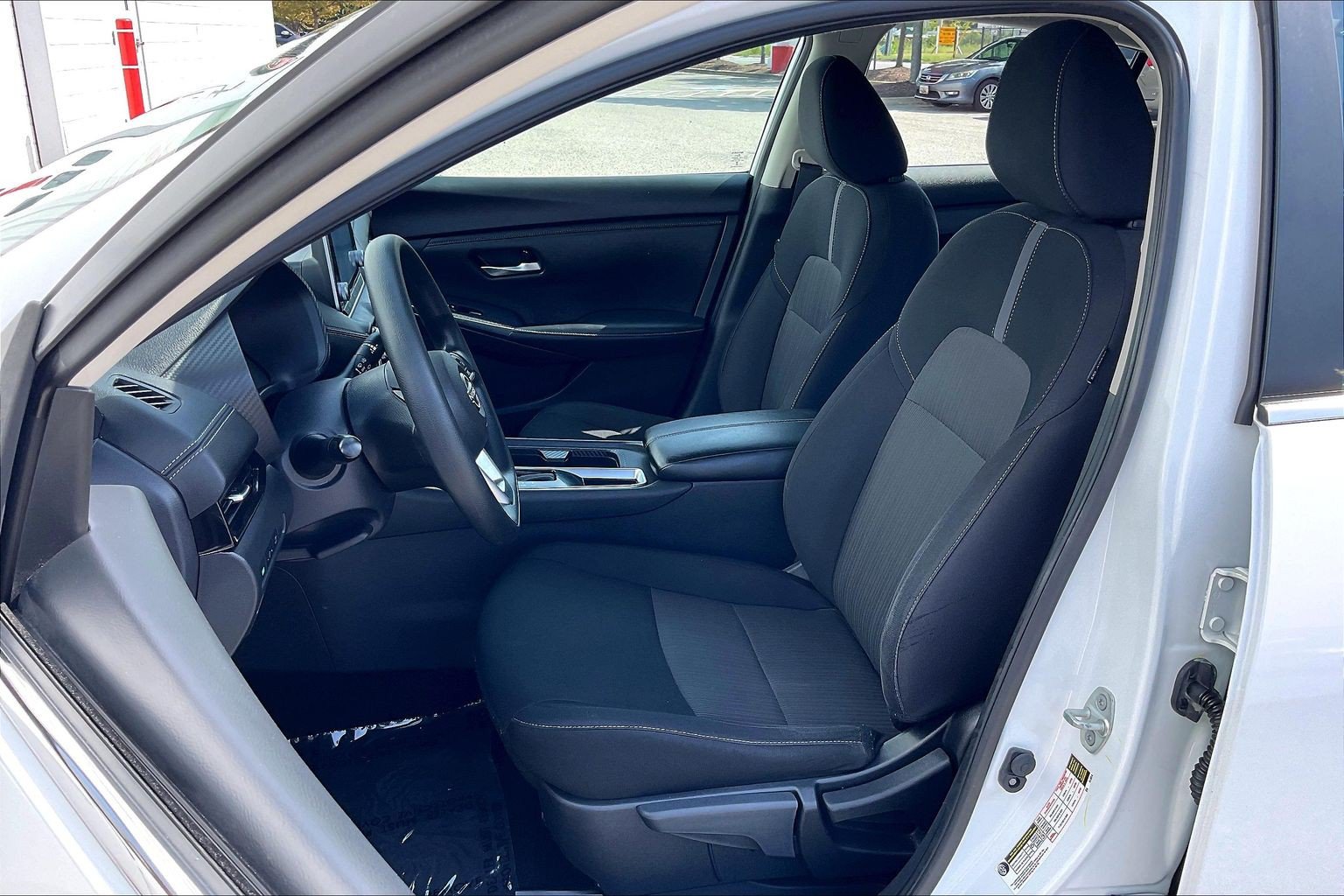 Used 2024 Nissan Sentra SV FWD image 29