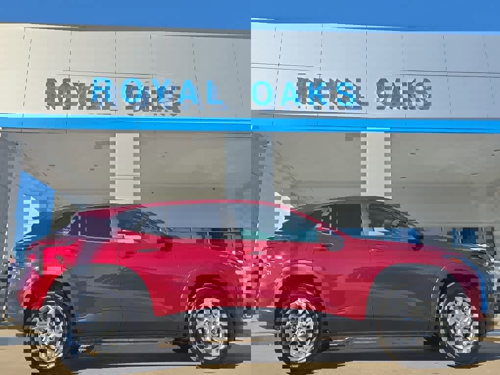 Used 2025 Chevrolet Trax LS w/ LS Convenience Package image 1