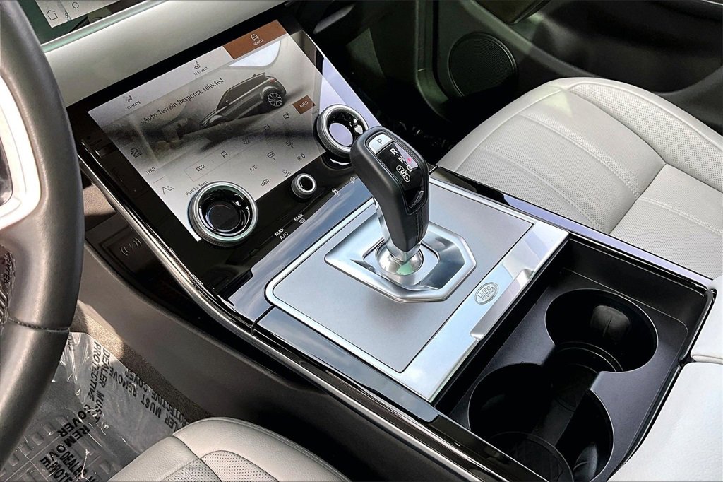 Used 2022 Land Rover Range Rover Evoque SE image 16